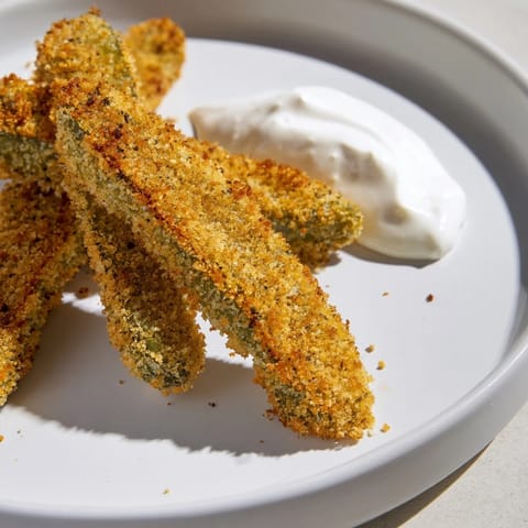 Crispy Tangy Dill Pickles