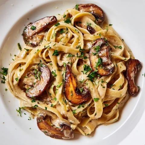 Creamy Mushroom Alfredo Pasta